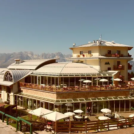 فندق Montana 4*